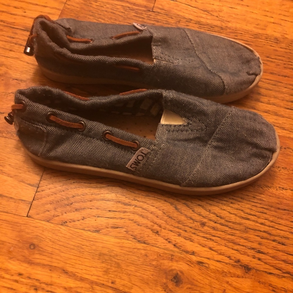 TOMS slip ons